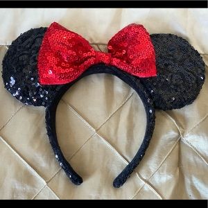 Minnie mouse ears
